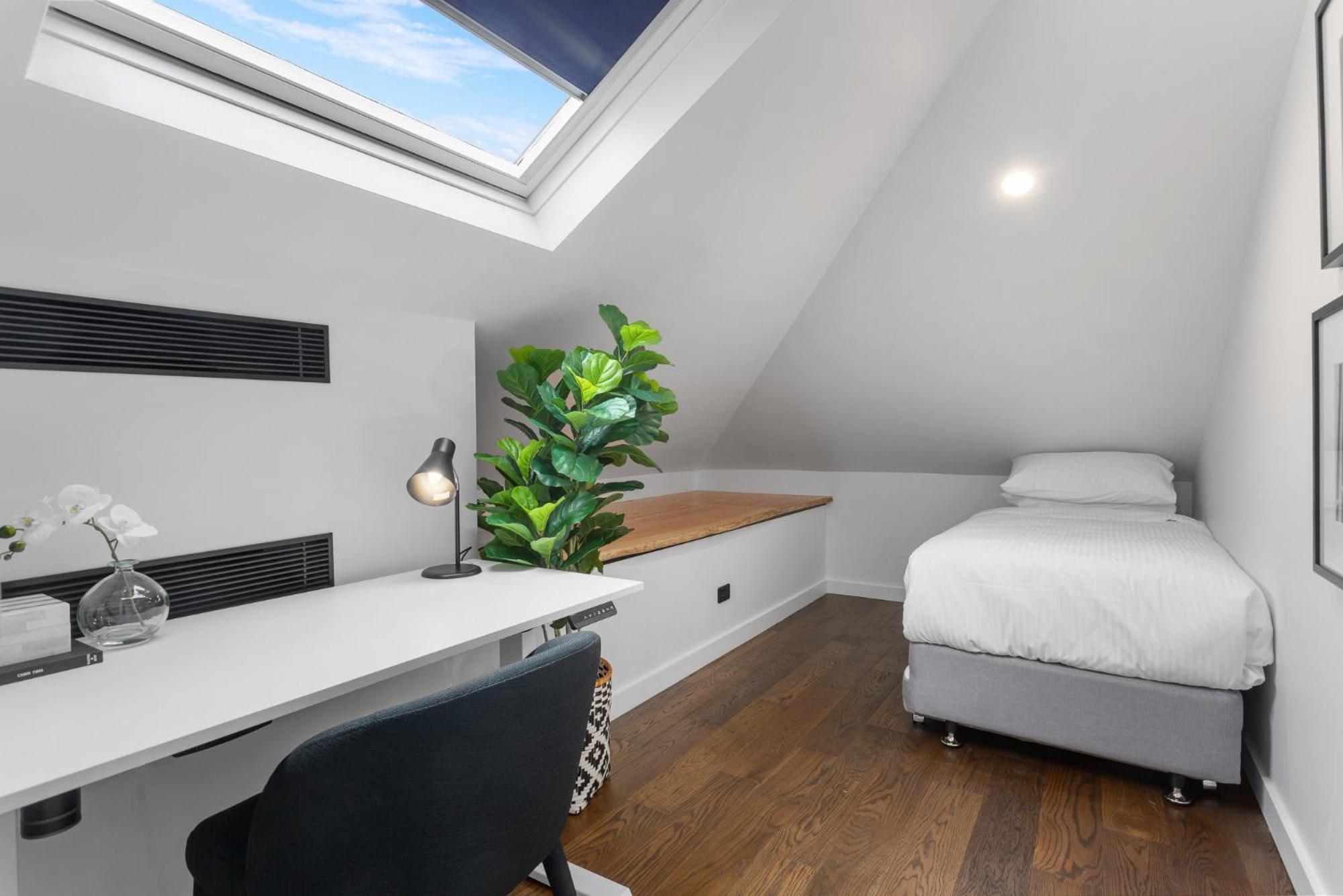 Charming 3-bed With A Courtyard Holiday home Sydney