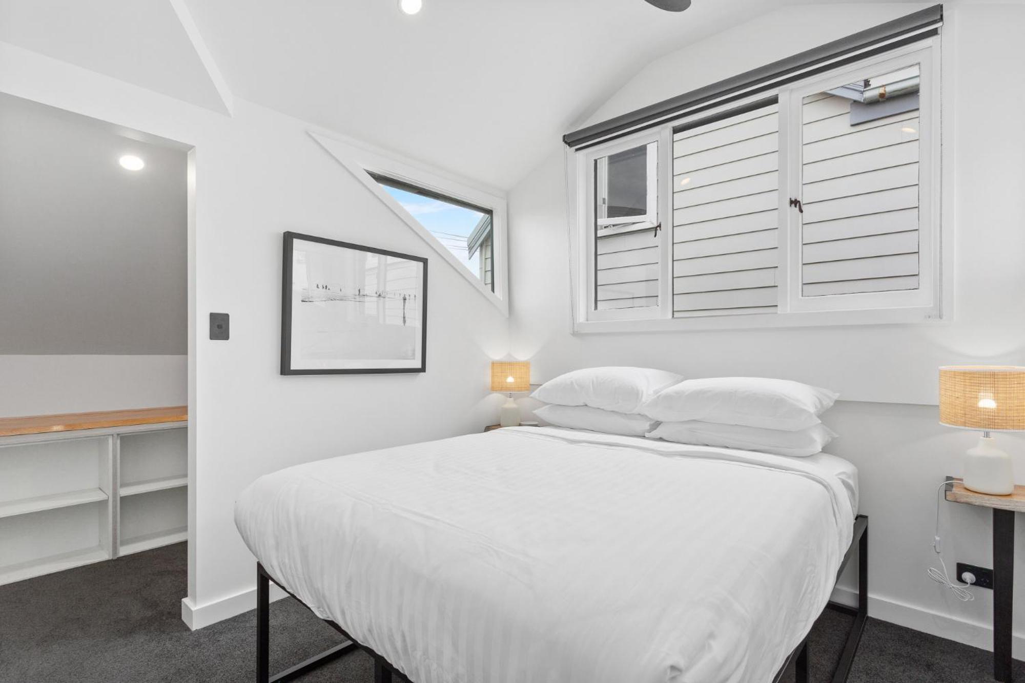 Charming 3-bed With A Courtyard Holiday home Sydney